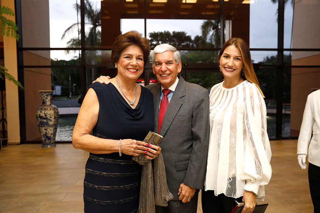 Vivian de Aguayo, Alfonso Aguayo and María Elena Aguayo